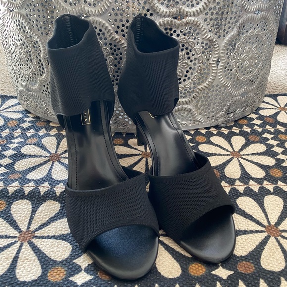 Elegant Black Women's Heels - Picture 7 of 14